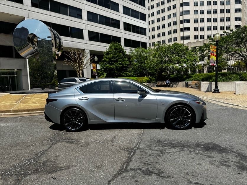 Vehicle image 5 of 40