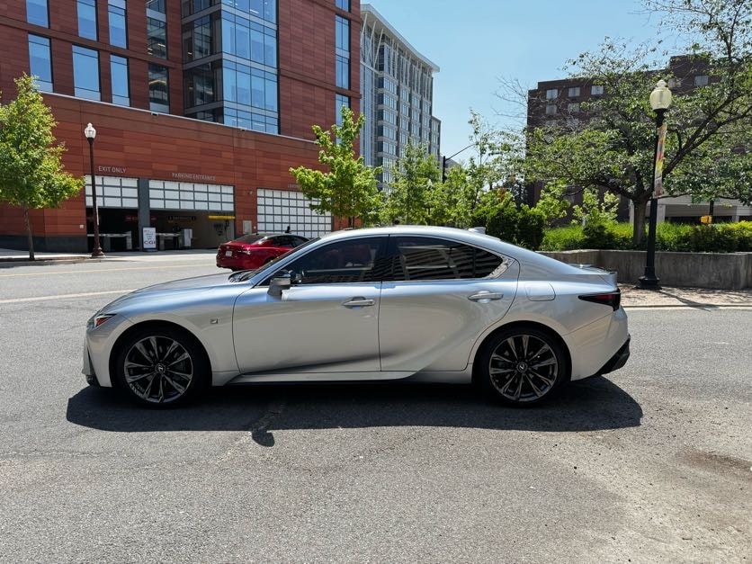 Vehicle image 10 of 40