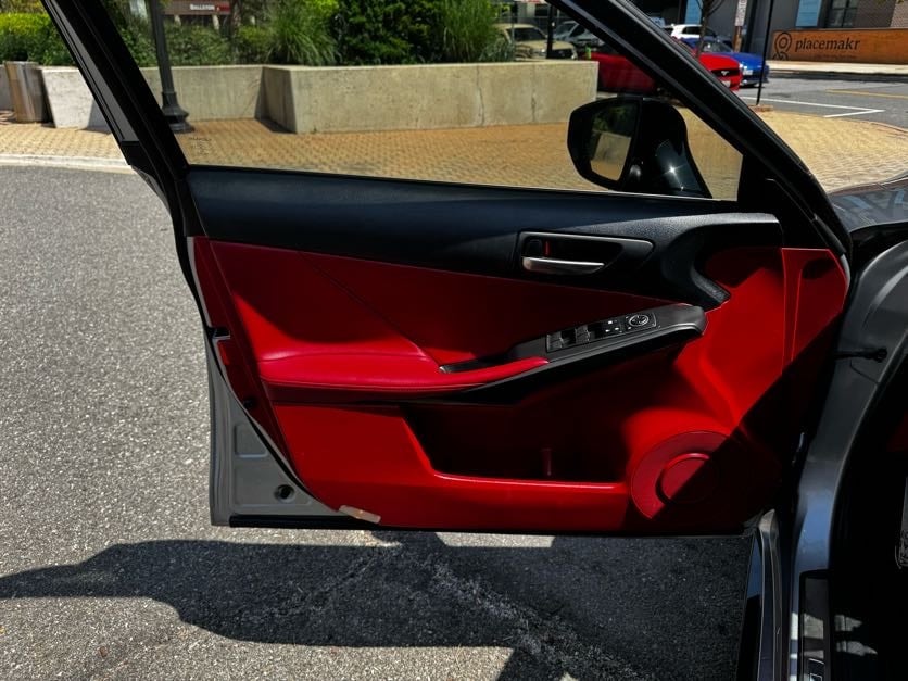 Vehicle image 15 of 40