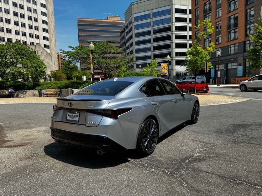 Vehicle image 6 of 40