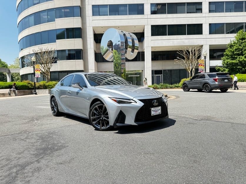 Vehicle image 4 of 40