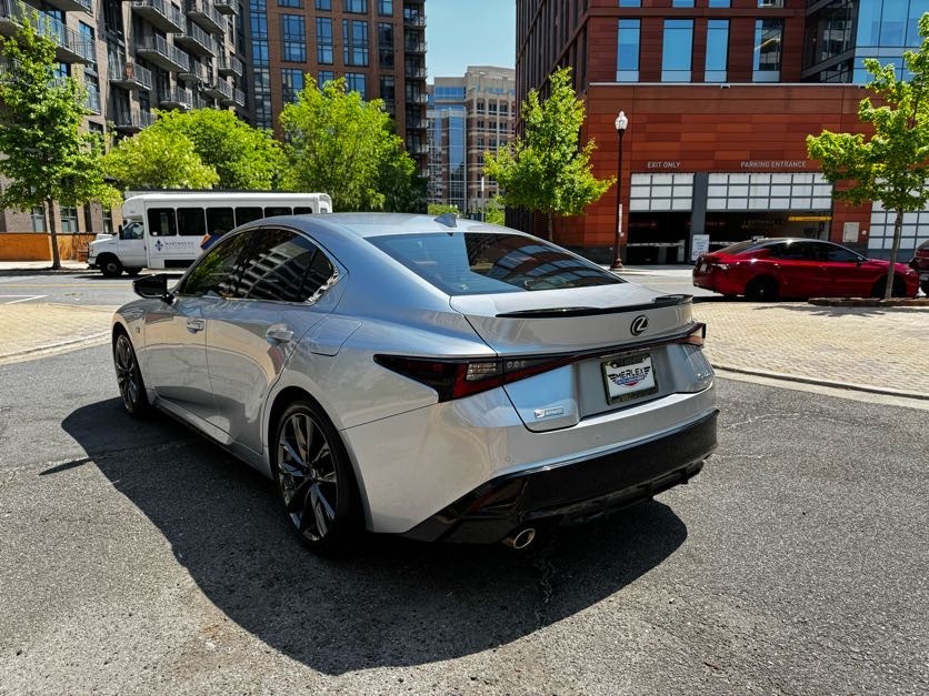 Vehicle image 9 of 40