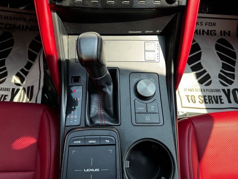 Vehicle image 26 of 40