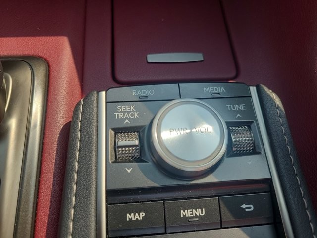 2021 Lexus LC 500 Image 24 of 31