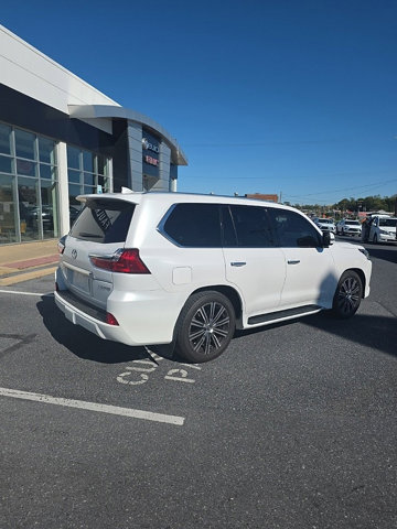 2021 Lexus LX 570 Image 5 of 26