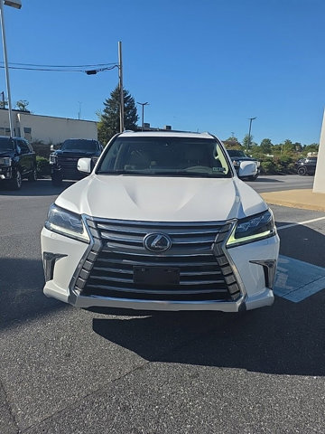 2021 Lexus LX 570 Image 2 of 26