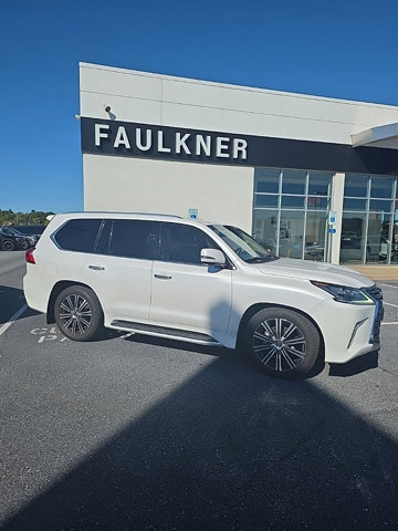 2021 Lexus LX 570 Image 3 of 26