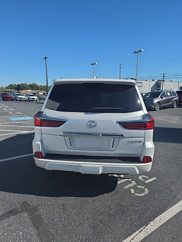 2021 Lexus LX 570 Image 6 of 26