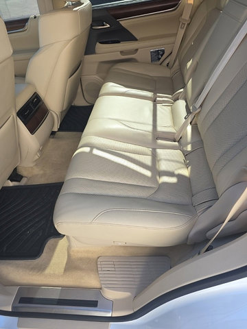 2021 Lexus LX 570 Image 25 of 26