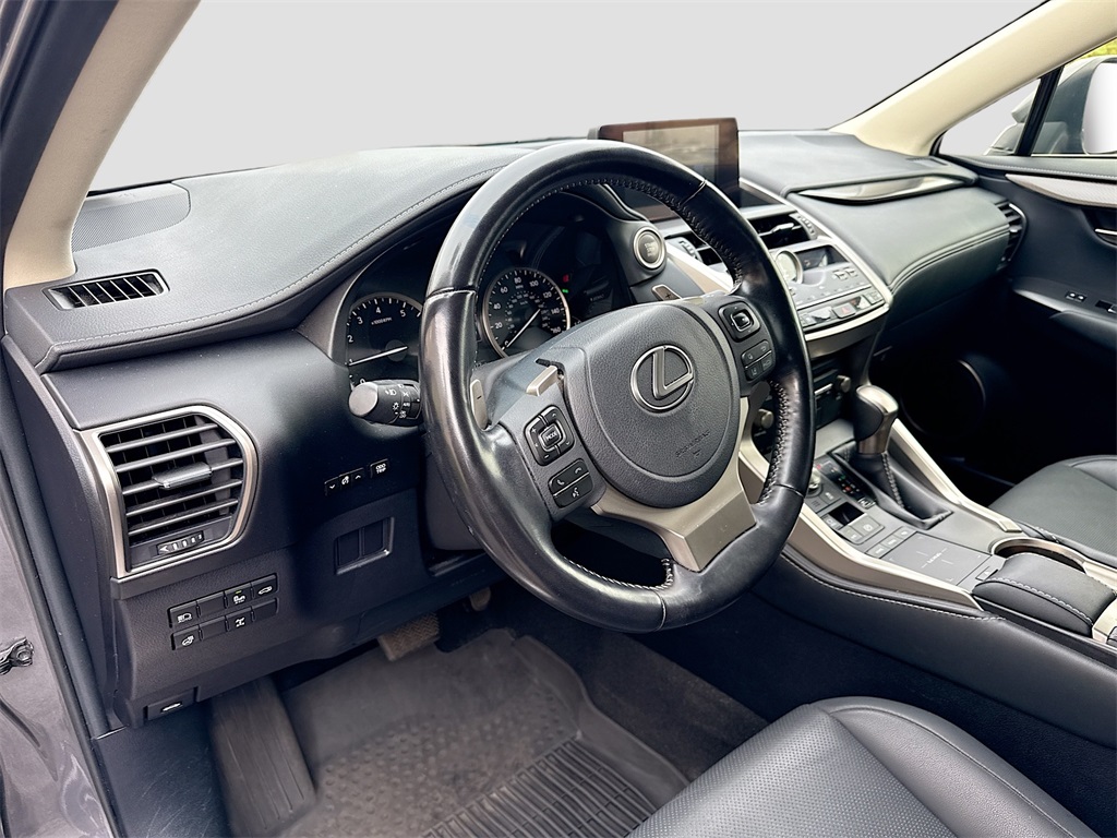 2021 Lexus NX 300 Image 15 of 31