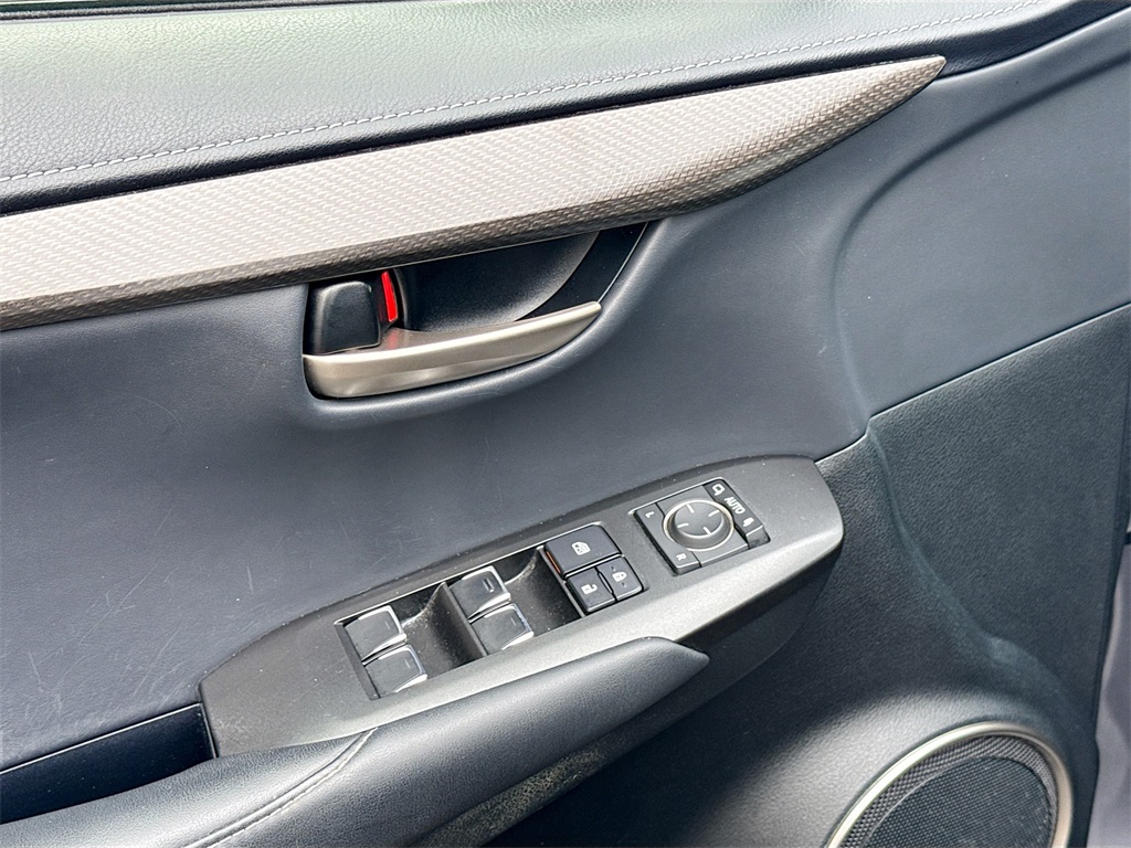 2021 Lexus NX 300 Image 24 of 31