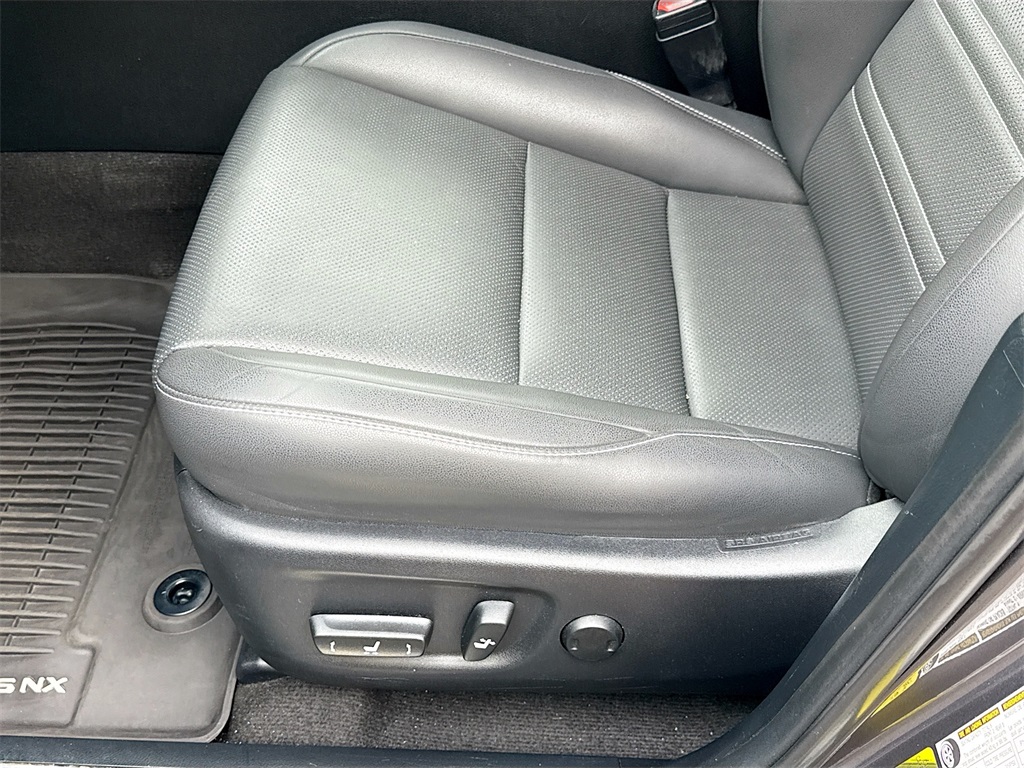 2021 Lexus NX 300 Image 30 of 31