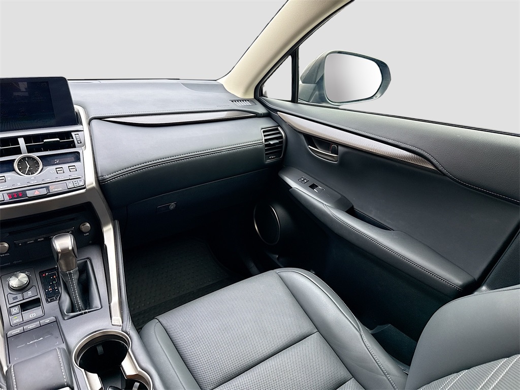 2021 Lexus NX 300 Image 18 of 31