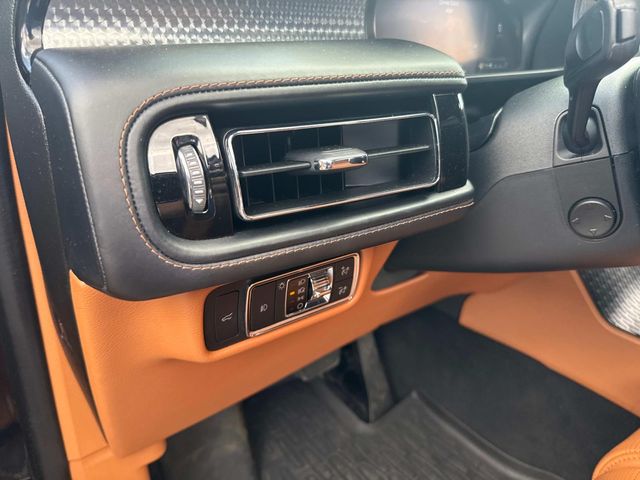 Vehicle image 24 of 33
