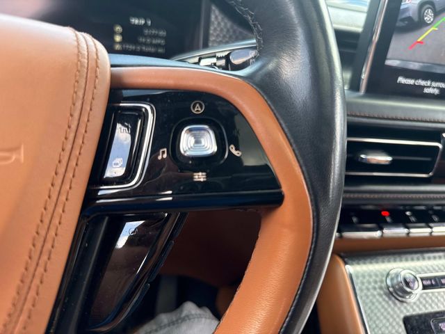 Vehicle image 21 of 33
