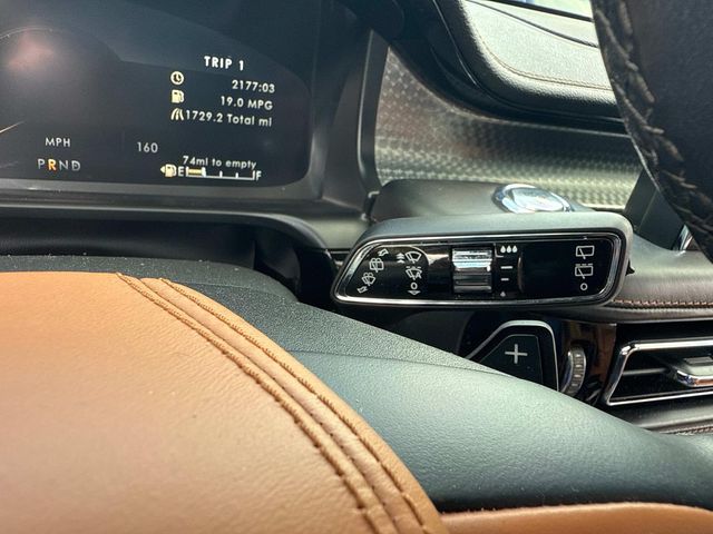 Vehicle image 26 of 33