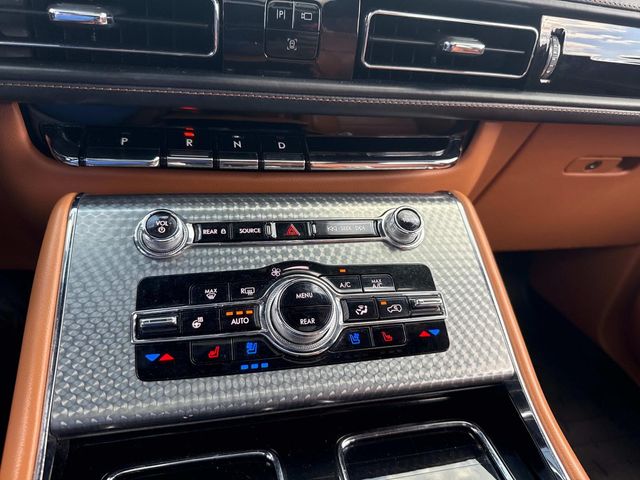 Vehicle image 20 of 33