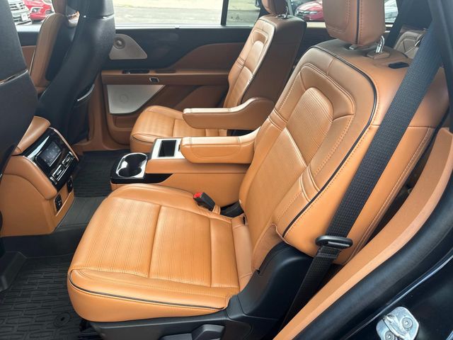 Vehicle image 13 of 33