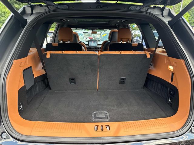 Vehicle image 11 of 33