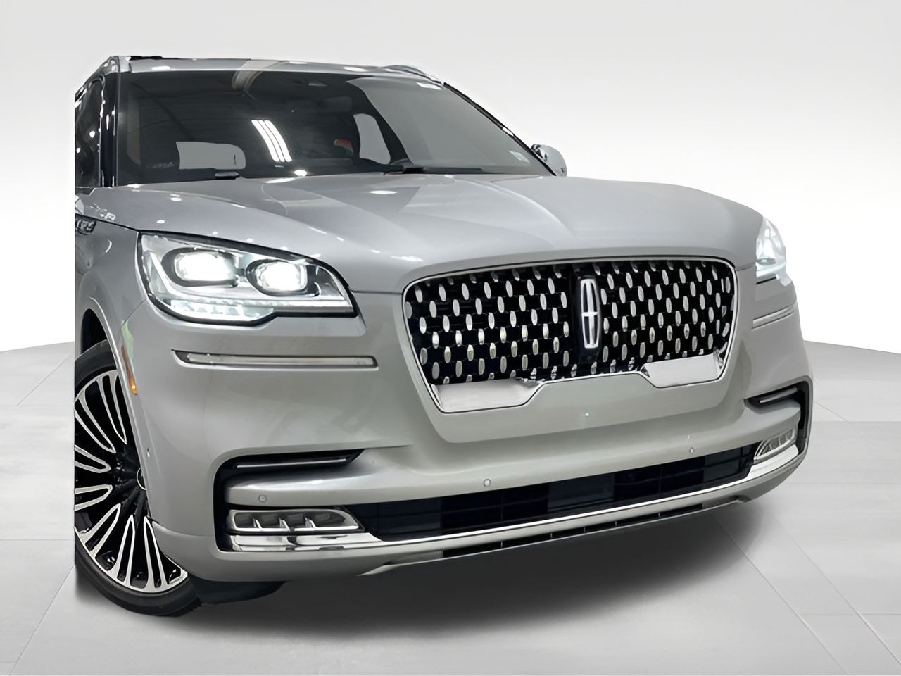 Vehicle image 42 of 45