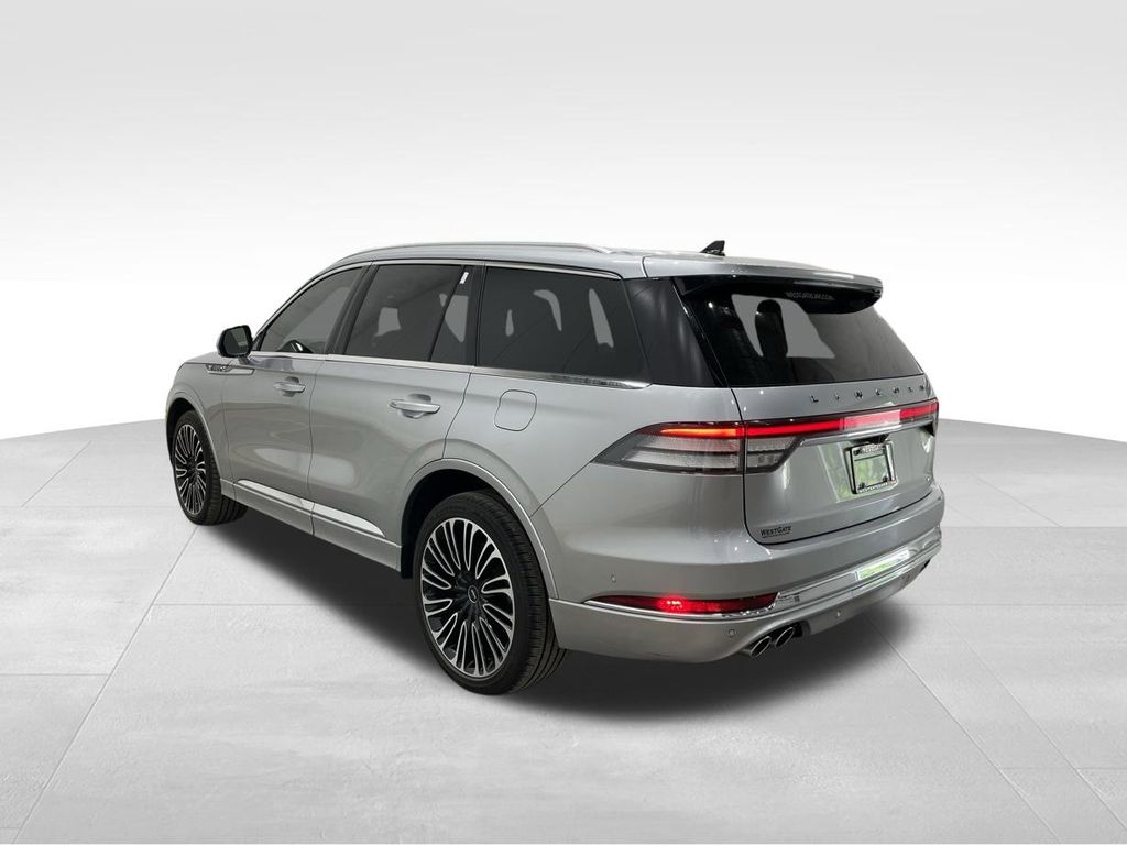 Vehicle image 7 of 45