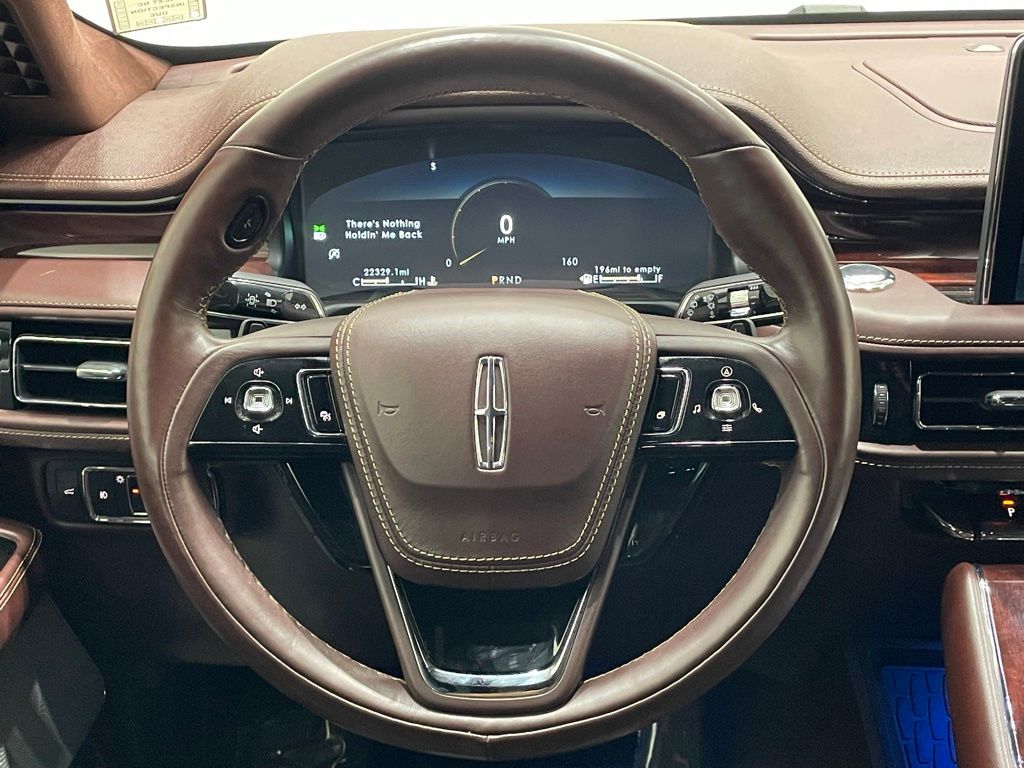 Vehicle image 21 of 45