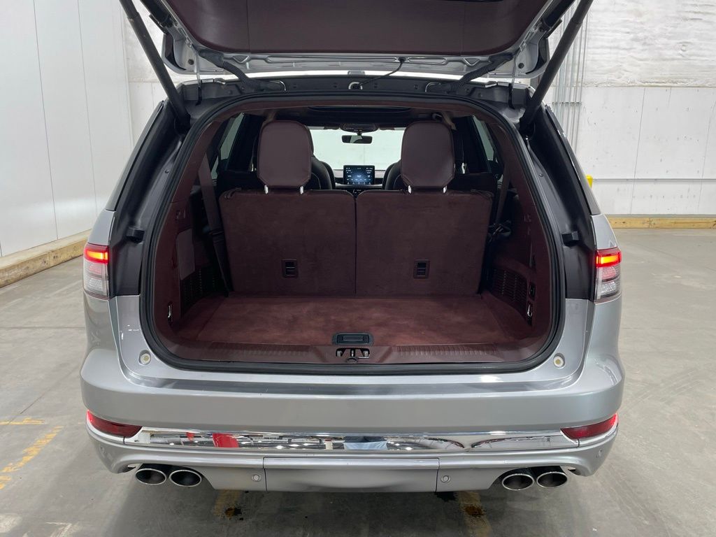 Vehicle image 14 of 45