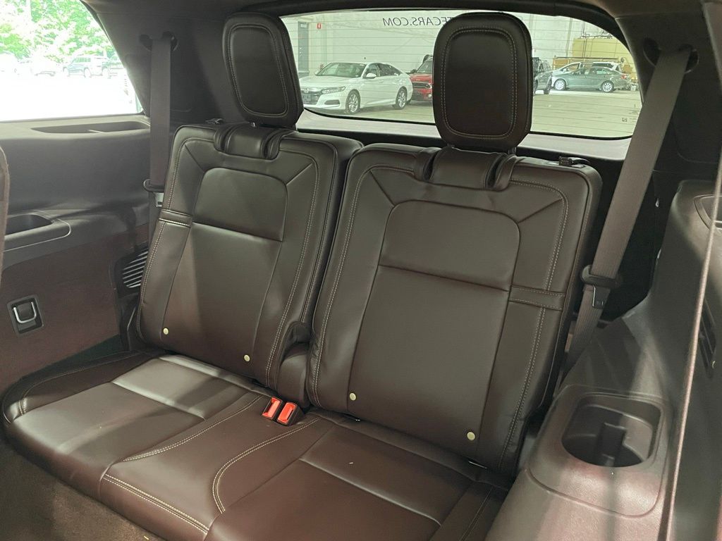 Vehicle image 13 of 45