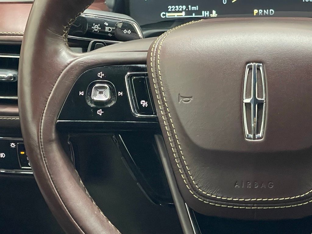 Vehicle image 22 of 45
