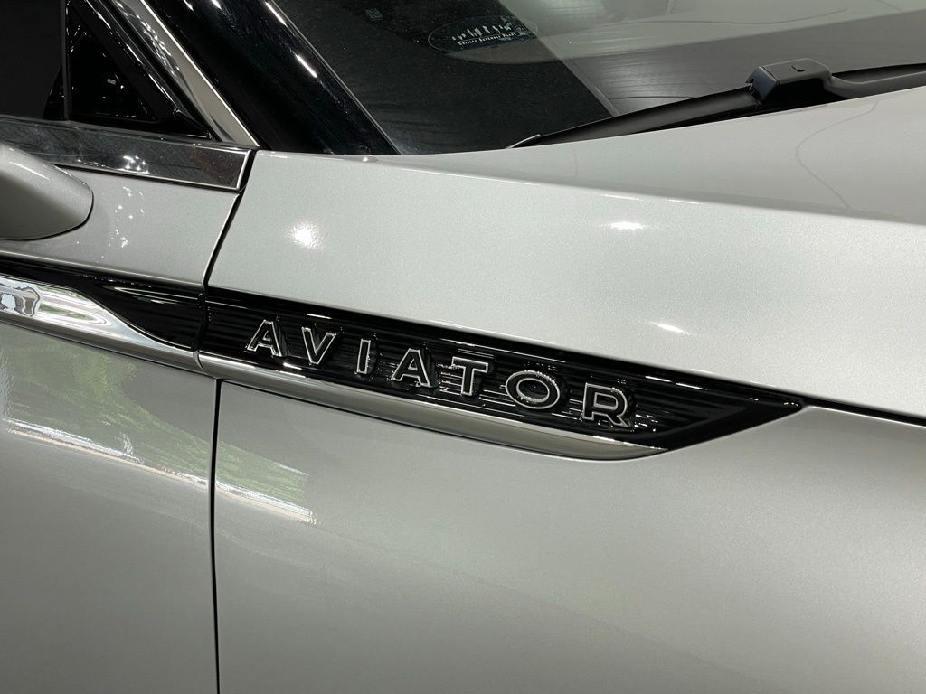 Vehicle image 37 of 45