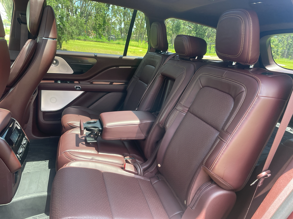 Vehicle image 11 of 31