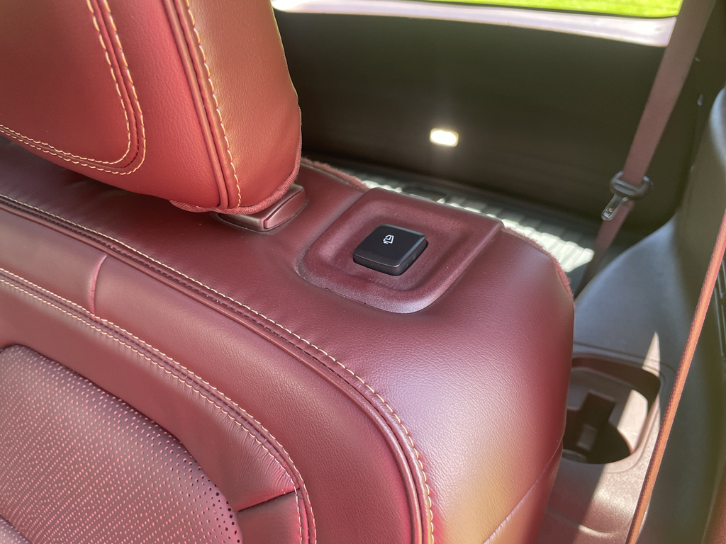 Vehicle image 13 of 31