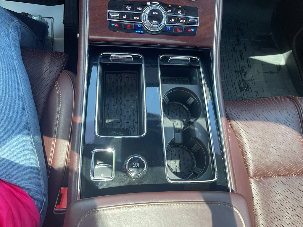 Vehicle image 18 of 31