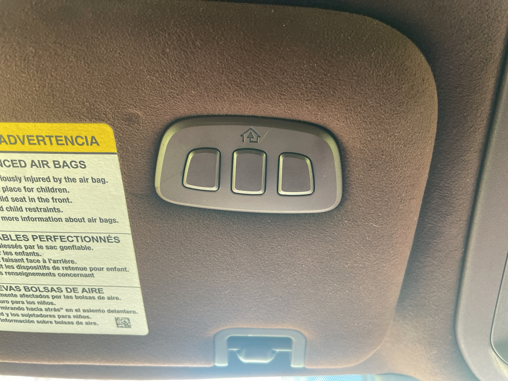 Vehicle image 24 of 31
