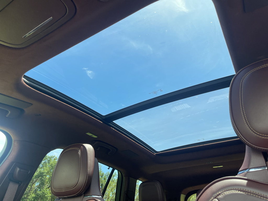 Vehicle image 14 of 31