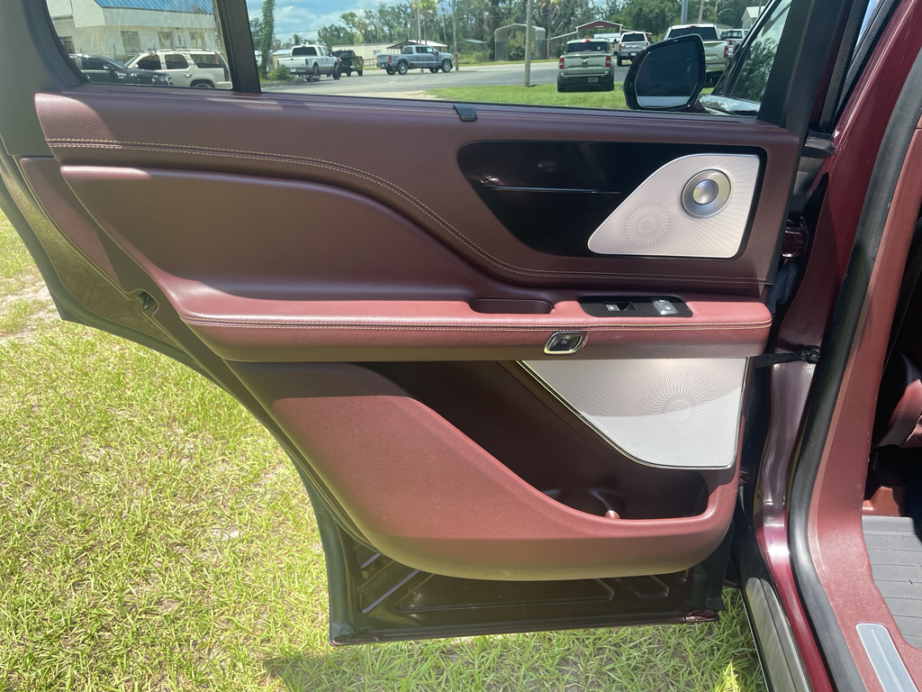 Vehicle image 20 of 31