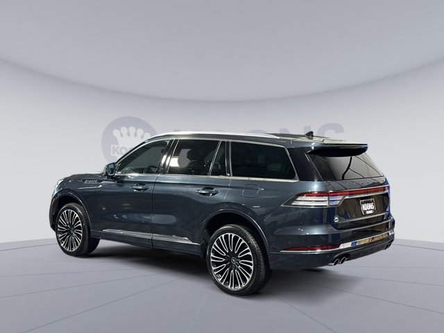Vehicle image 7 of 34