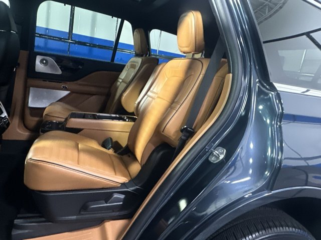 Vehicle image 13 of 34