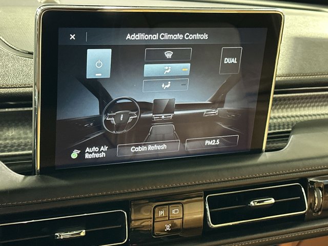 Vehicle image 19 of 34