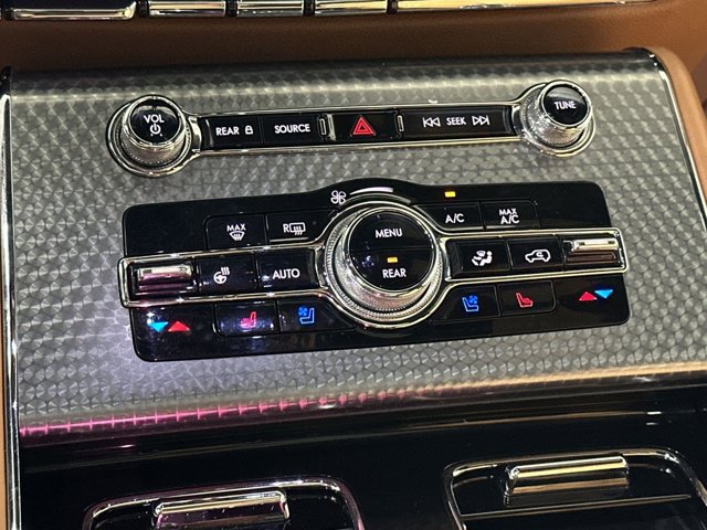 Vehicle image 22 of 34