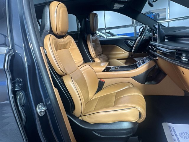 Vehicle image 15 of 34
