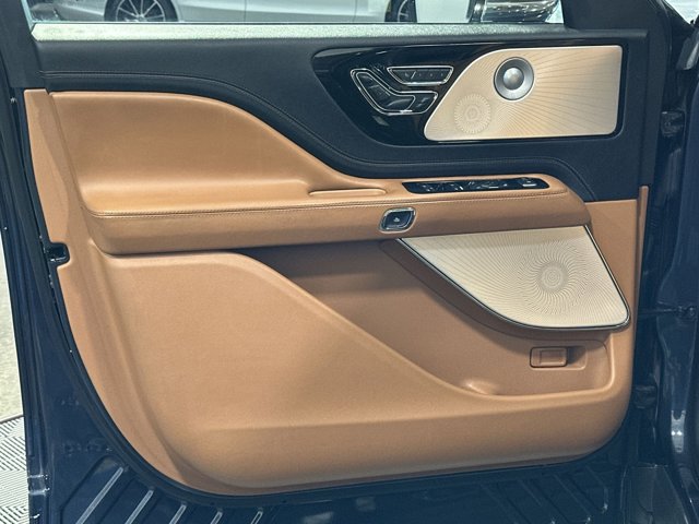 Vehicle image 24 of 34