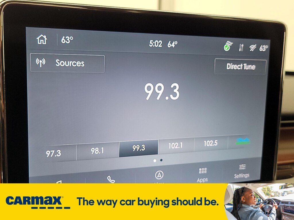 Vehicle image 21 of 32