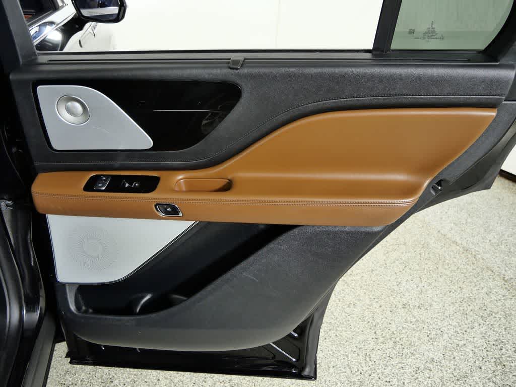 2021 Lincoln Aviator Grand Touring Image 32 of 60