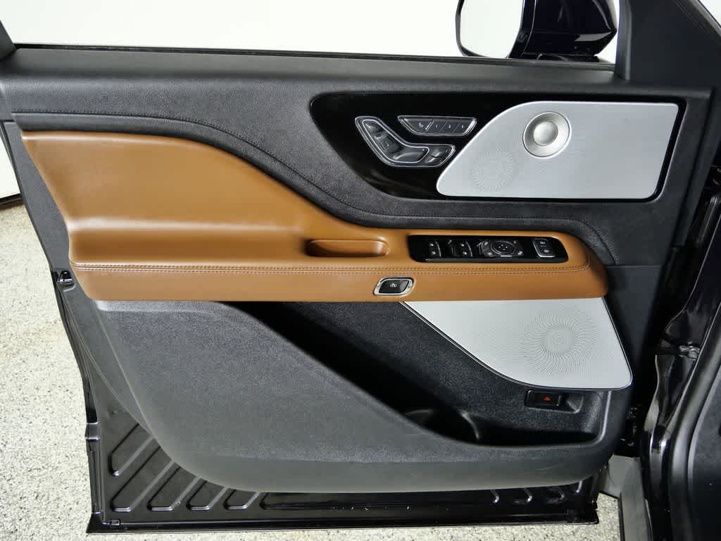 2021 Lincoln Aviator Grand Touring Image 33 of 60