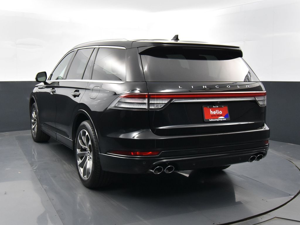 Vehicle image 13 of 41