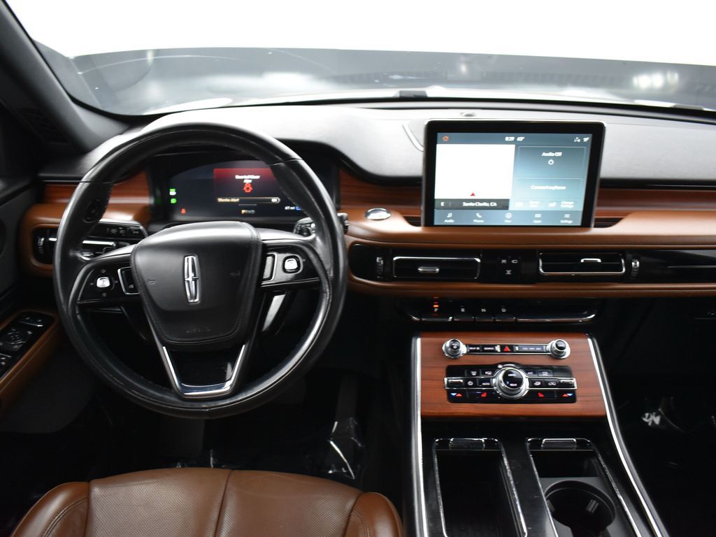 Vehicle image 24 of 41