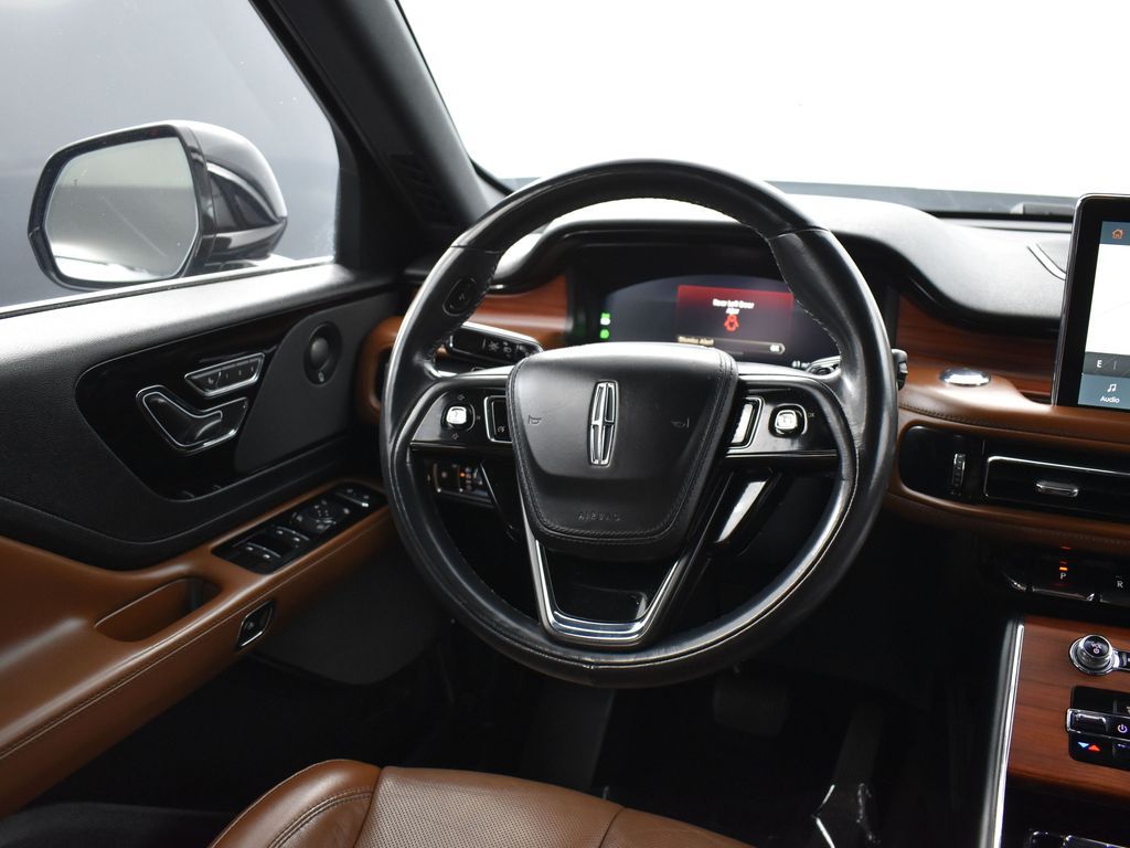 Vehicle image 26 of 41
