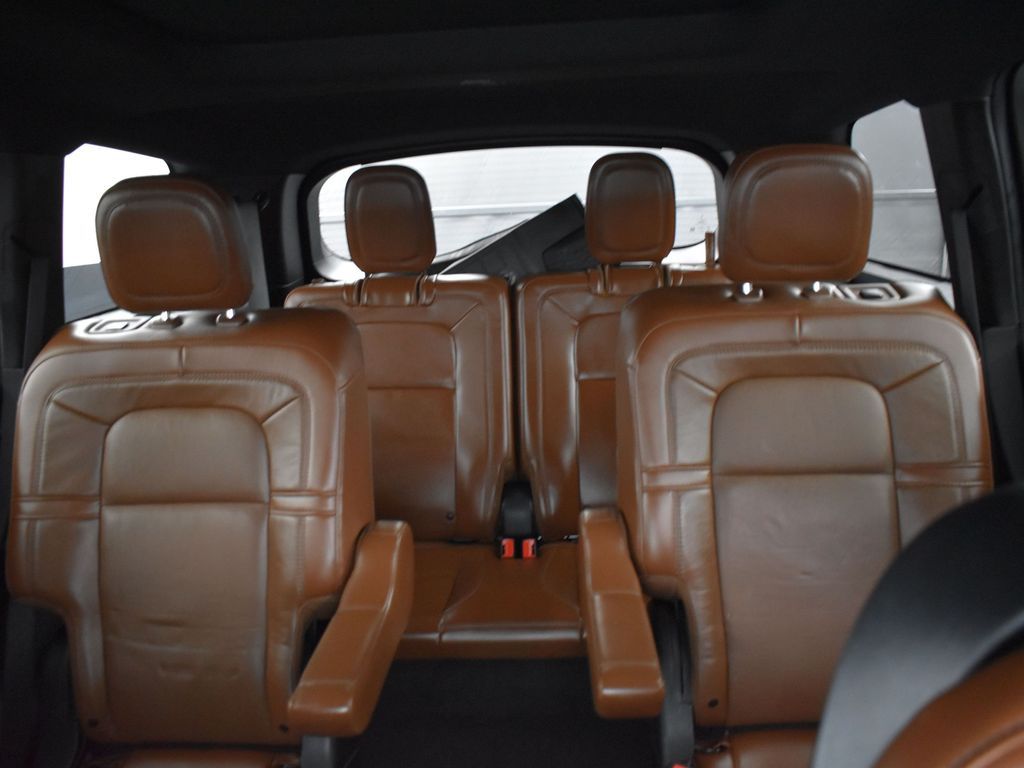 Vehicle image 21 of 41