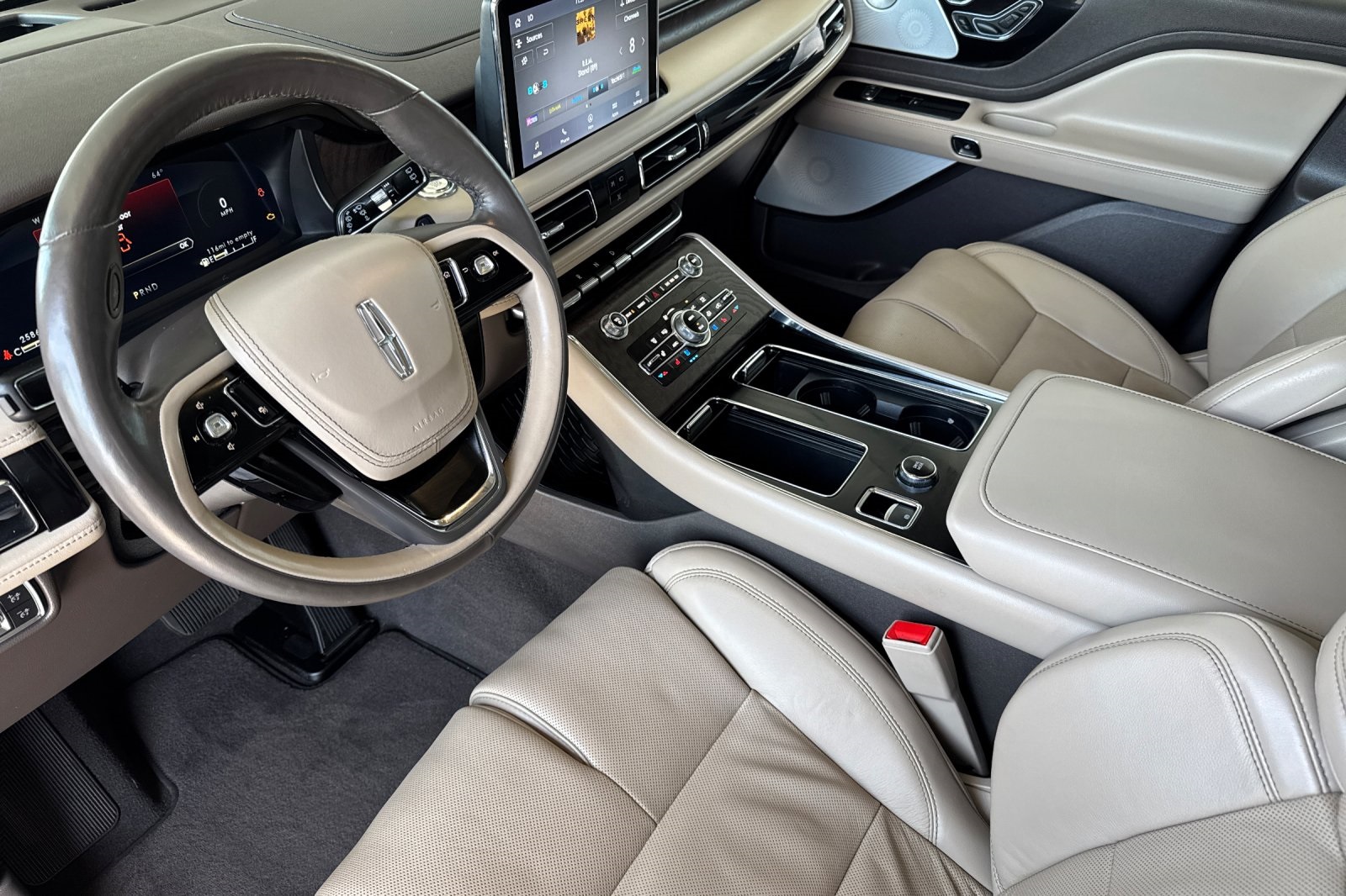Vehicle image 10 of 54